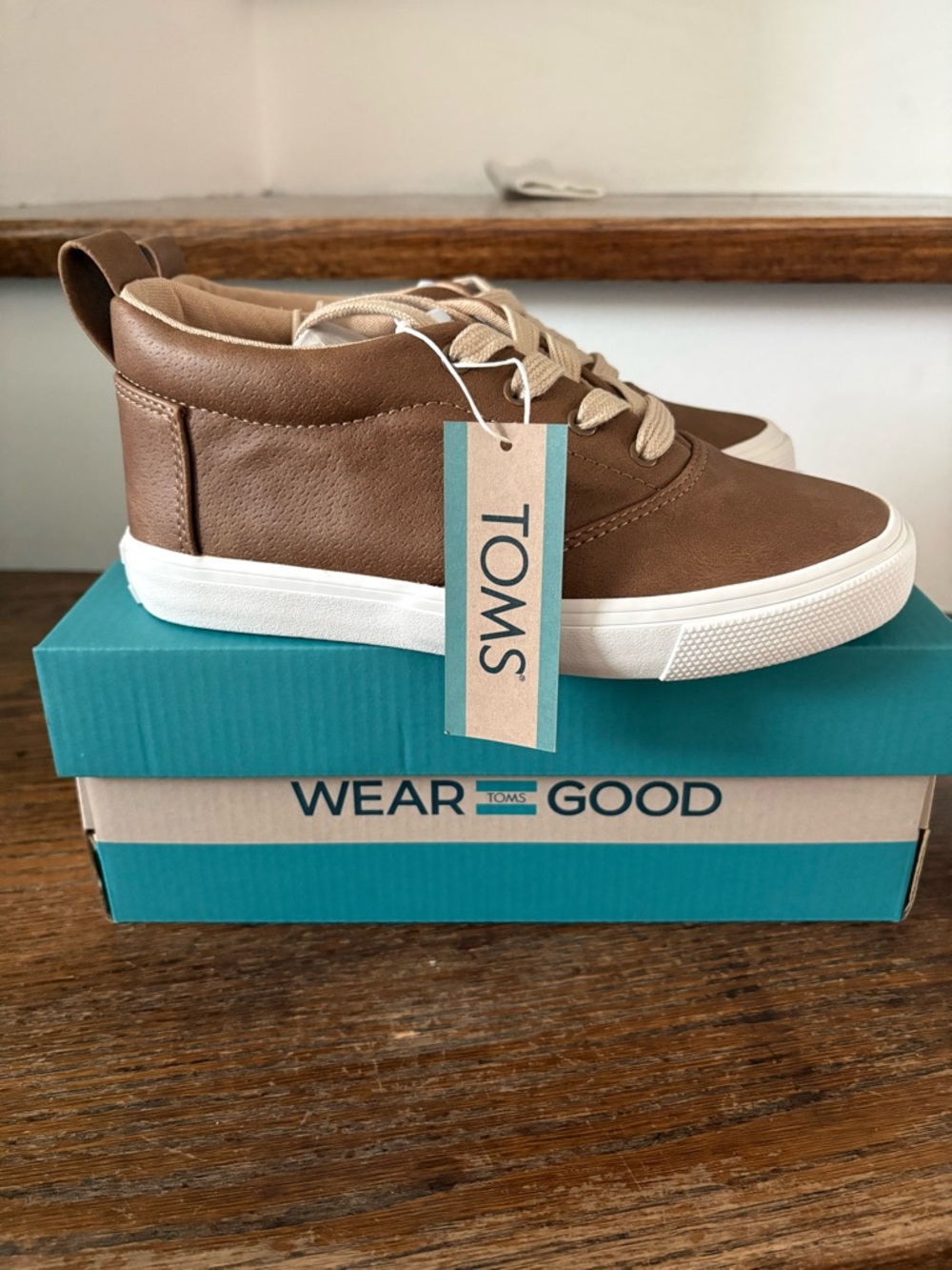 NEW Kids Toms 13